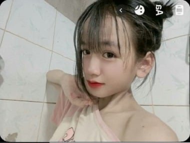 Đồng nghiệp trẻ Mai Nhi bị hớ hênh trong tình huống tình dục
